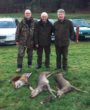 3 glade jægere der har haft en god dag og et flot udbytte i en suveræn skudstatistik
4 stykker vildt i 4 skud... SÅDAN...!!! 